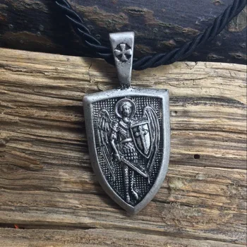 10PCS/daudz vīriešu kaklarota Erceņģelis St Michael Mani Aizsargā Saint Vairogs Aizsardzības kulons Talismans Kaklarota