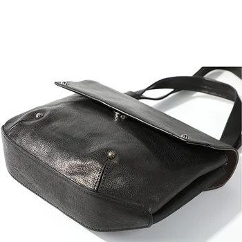 AETOO Vadītājs-mīksts slānis pātagot sieviešu duncis soma, kniedes-rotātas ādas somas, retro siksniņu, plecu soma