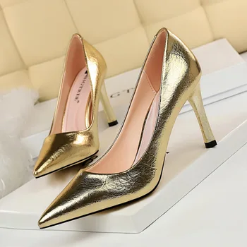 Augstpapēžu kurpes Sieviešu modes paslīdēt uz sūkņi ādas Norādīja toe slaidi zapatos mujer melnā zelta sudraba bronzas šampanieša zils