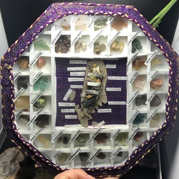 Dabas Raupja Akmens Paraugu Fosilā Sajauc Lodziņā Kristālu Oriģinālo Minerālu Paraugu Kolekcija
