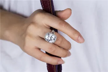 Lady 925 Sterling silver gredzeni Sievietēm Luksusa ovālas sagriezti 6ct SONA akmens Kāzu rotaslietas Imitēts Diamond Platinum