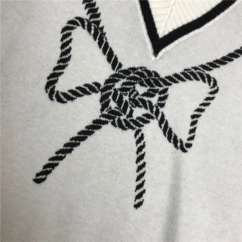Luksusa Dizaineru Zīmolu Adīti Džemperi Sievietēm Causel V Kakla Loku Melni Baltā Kontrasta Krāsu Mīksti Vilnas Trikotāžas Džemperis
