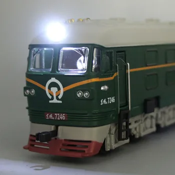 Retro Lējumiem Dongfeng Lokomotīves Vilciena Pull Atpakaļ Modelis ar LED Skaņas Bērniem Rotaļlietas