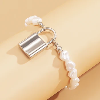SHIXIN Piekariņi Balto Pērļu Krelles, Rokassprādzi Ar piekaramo atslēgu Piekariņi Modernu Kāzu Pērļu Rokas Ķēdes Juvelierizstrādājumu Bloķēšanas Rokassprādzes Meitenēm ir 2021.