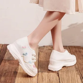 Sieviešu Ziedu Izšuvumu Čības Vidū Papēža Pogu Ikdienas Apavi Sieviete Skrejceļa Kurpes Dāmas Rudens Ceļojumu Apavu Ķīniešu Stilā Sneaker