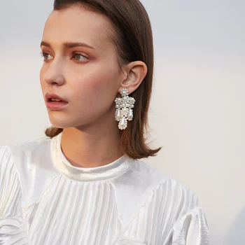 Tautas mākslīgā pērle pušķis auskari sieviete ilgi sadaļā pārspīlēti atmosfēras auskari modes tendence personības auskari