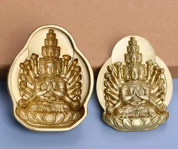 Tibetas Budistu Avalokitesvara patrons reliģiskos priekšmetus veltītas, lai likvidētu Pelējuma Misiņa amatniecības kolekcijas