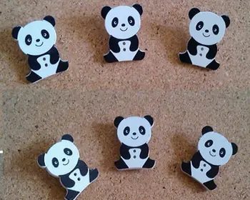 Vairumtirdzniecības daudz Cute Karikatūra Panda 2 Caurumi, Koka pogas DIY šūšanas scrapboking 28x35mm