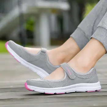 Čības sieviešu kurpes ir 2021. jaunu hook & loop vecāka gadagājuma kurpes sieviete viegls pārgājienu āra čības sieviešu dzīvoklis mātes kurpes sieviešu